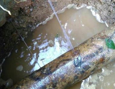 古田楼顶渗水维修公司分享下地暖漏水的原因及检测方法。